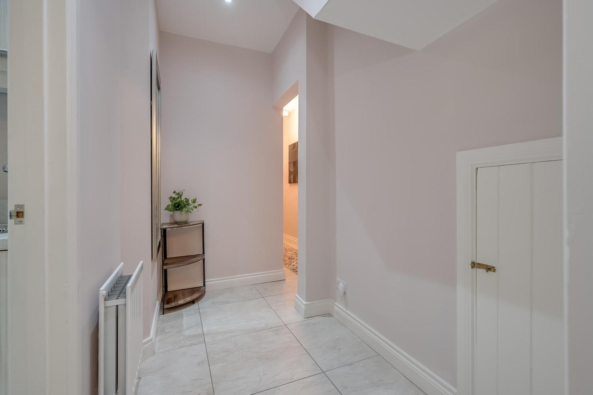 Staybynumbers - Belfast City Centre - 3 Bed, 3 Bathroom & Parking Exterior photo
